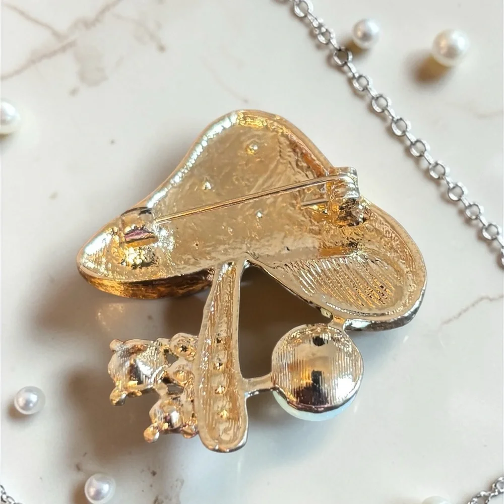 Mint Gold-Tone White Enamel Mushroom Brooch‎ with Pearl & Clear Crystals